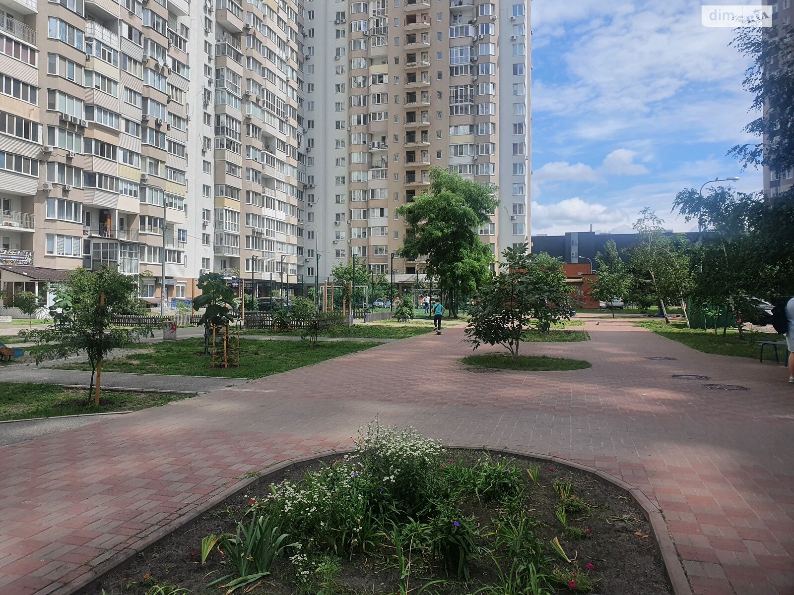 двокімнатна квартира в Києві, район Троєщина, на вул. Миколи Лаврухіна 12 в довготривалу оренду помісячно фото 1 двокімнатна квартира в Києві, район Троєщина, на вул. Миколи Лаврухіна 12 в довготривалу оренду помісячно фото 1