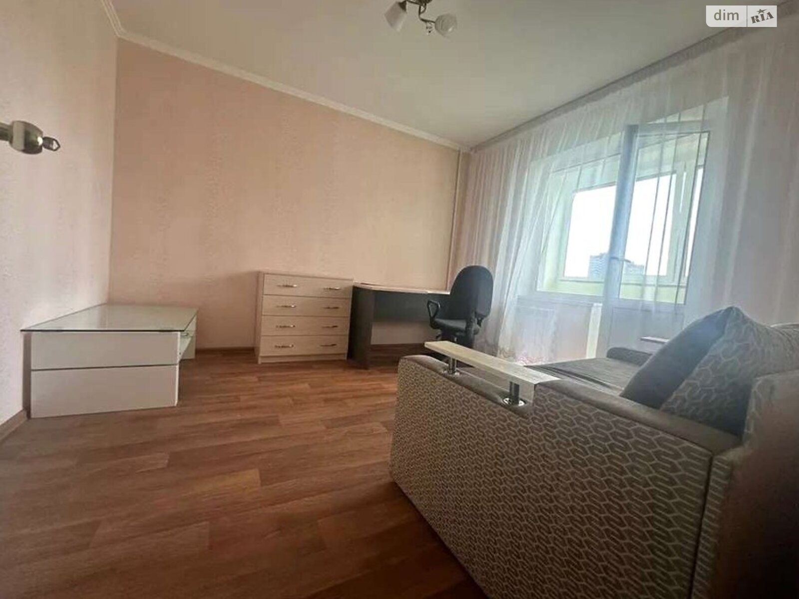 трикімнатна квартира в Києві, район Троєщина, на вул. Оноре де Бальзака 89 в довготривалу оренду помісячно фото 1 трикімнатна квартира в Києві, район Троєщина, на вул. Оноре де Бальзака 89 в довготривалу оренду помісячно фото 1