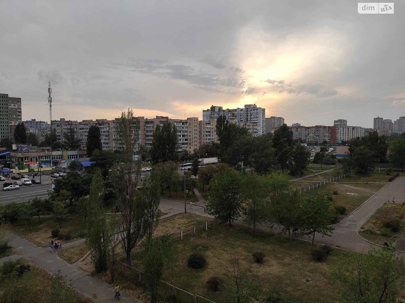 однокімнатна квартира в Києві, район Троєщина, на вул. Сержа Лифаря в довготривалу оренду помісячно фото 1 однокімнатна квартира в Києві, район Троєщина, на вул. Сержа Лифаря в довготривалу оренду помісячно фото 1