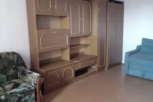 однокімнатна квартира з меблями в Києві, район Троєщина, на бул. Володимира Висоцького 9 в довготривалу оренду помісячно фото 2