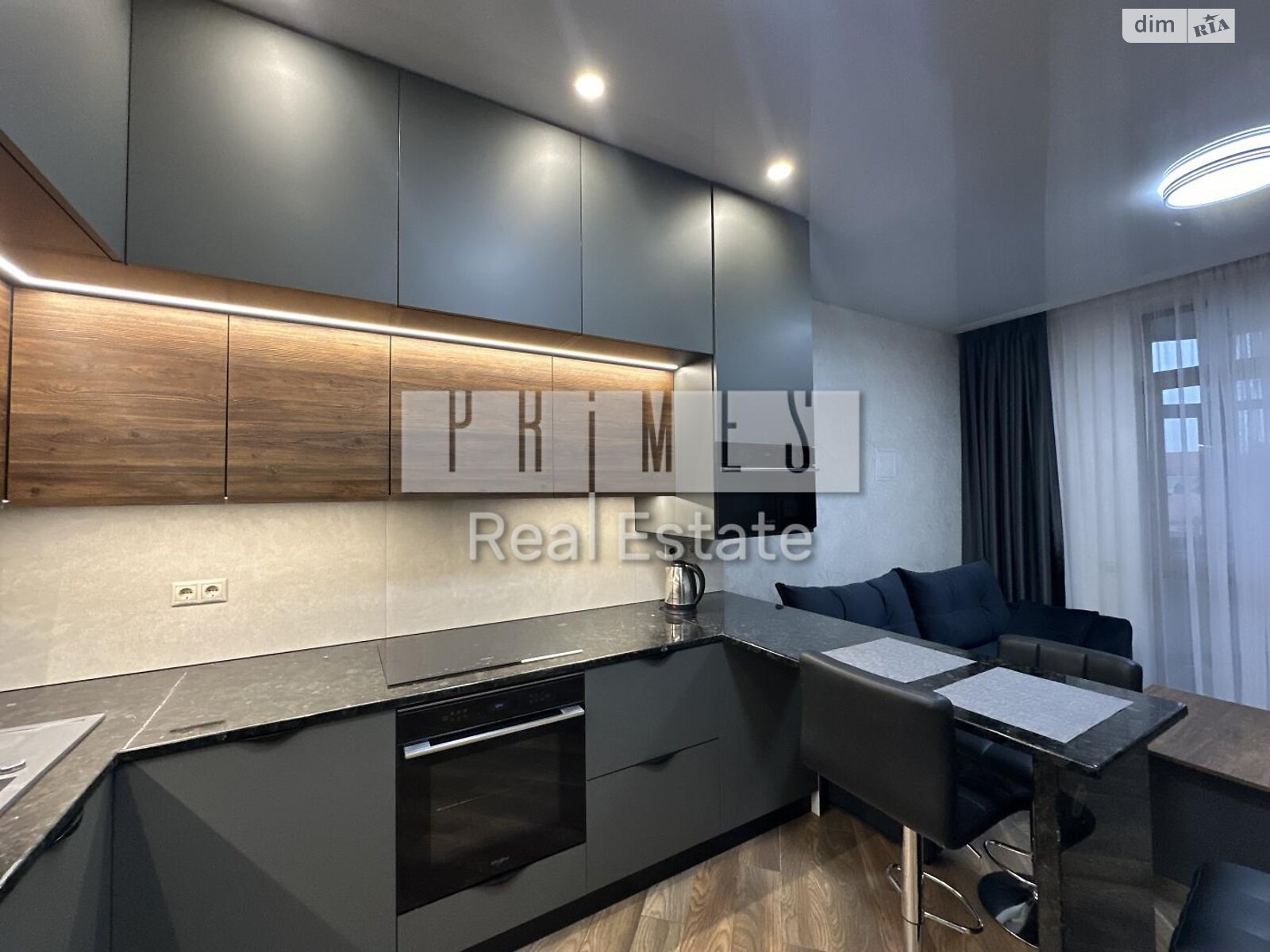 трехкомнатная квартира в Киеве, район Центр, на ул. Богдана Хмельницкого 58А в аренду на долгий срок помесячно фото 1