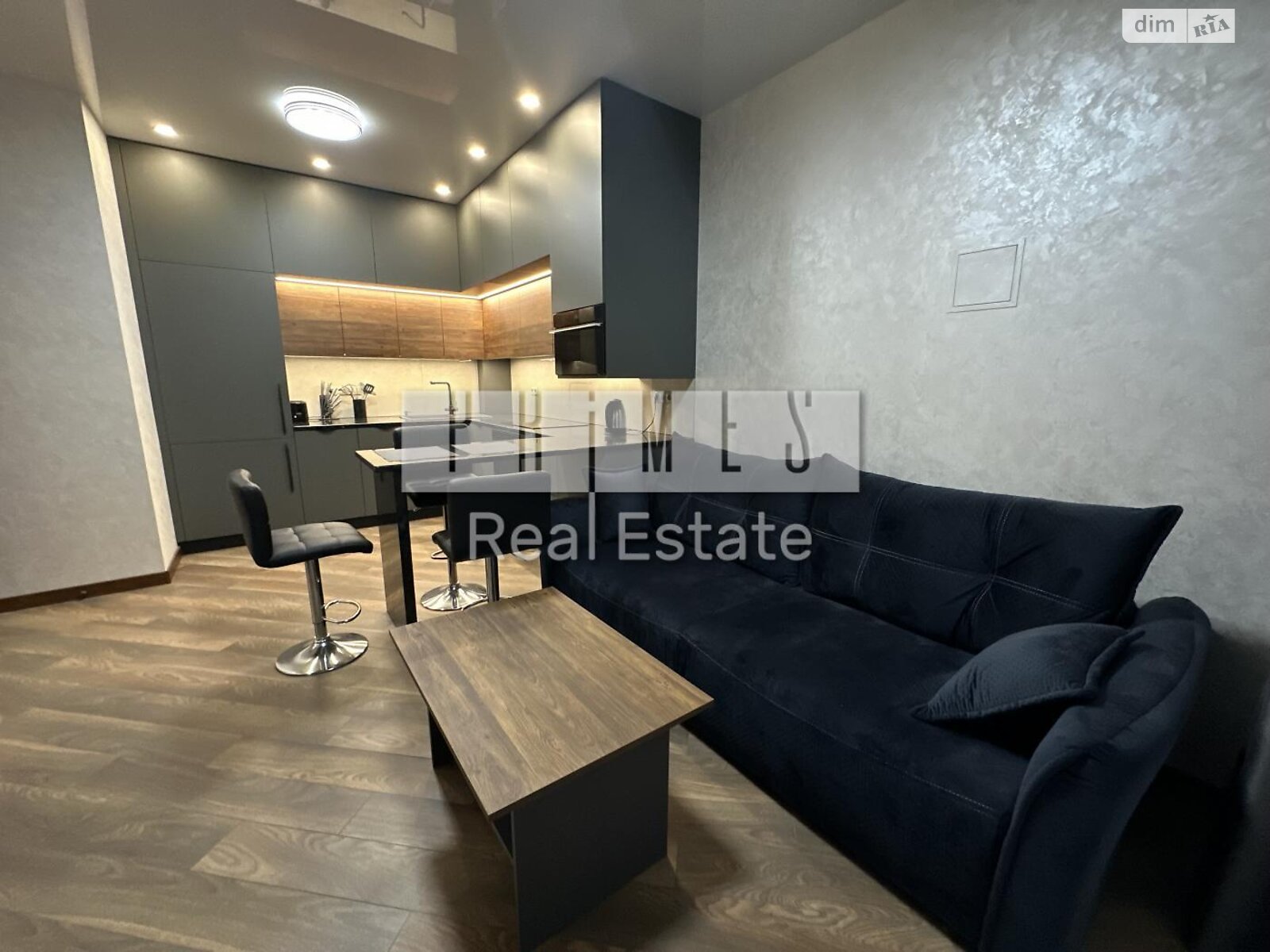 трехкомнатная квартира в Киеве, район Центр, на ул. Богдана Хмельницкого 58А в аренду на долгий срок помесячно фото 1