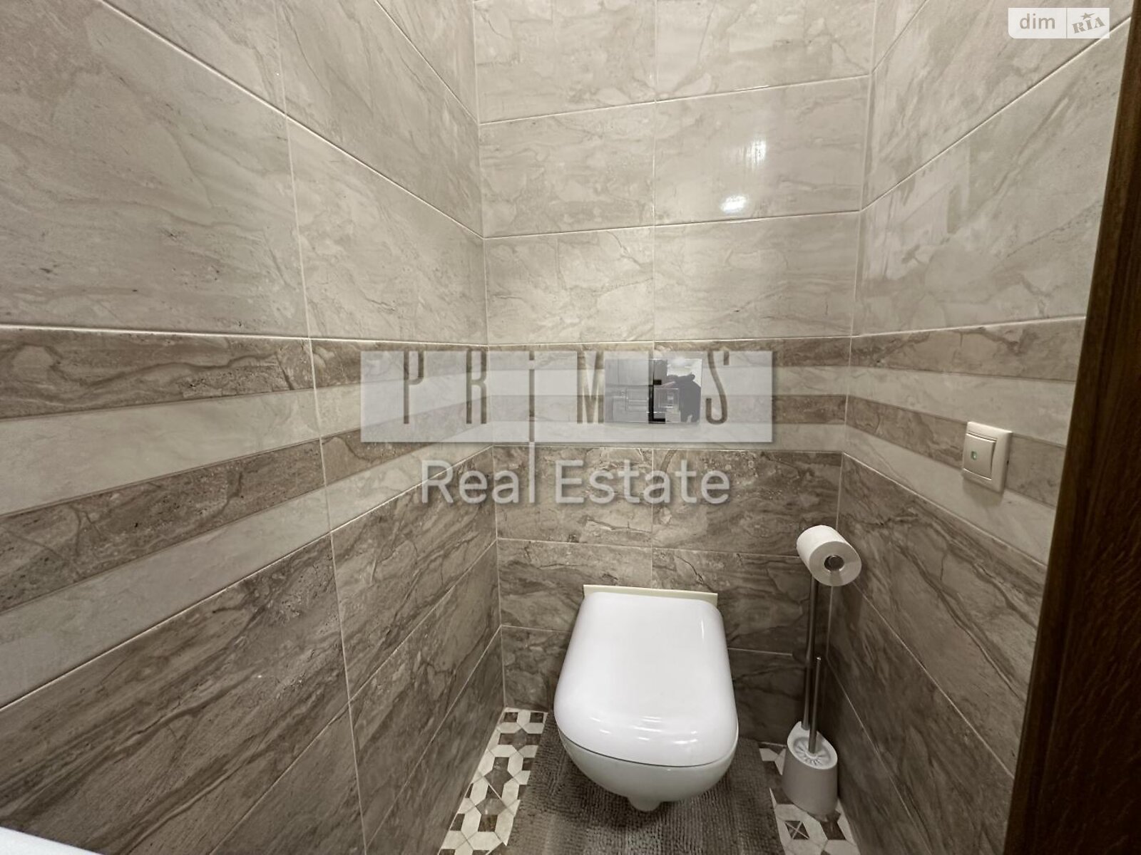 трехкомнатная квартира в Киеве, район Центр, на ул. Богдана Хмельницкого 58А в аренду на долгий срок помесячно фото 1