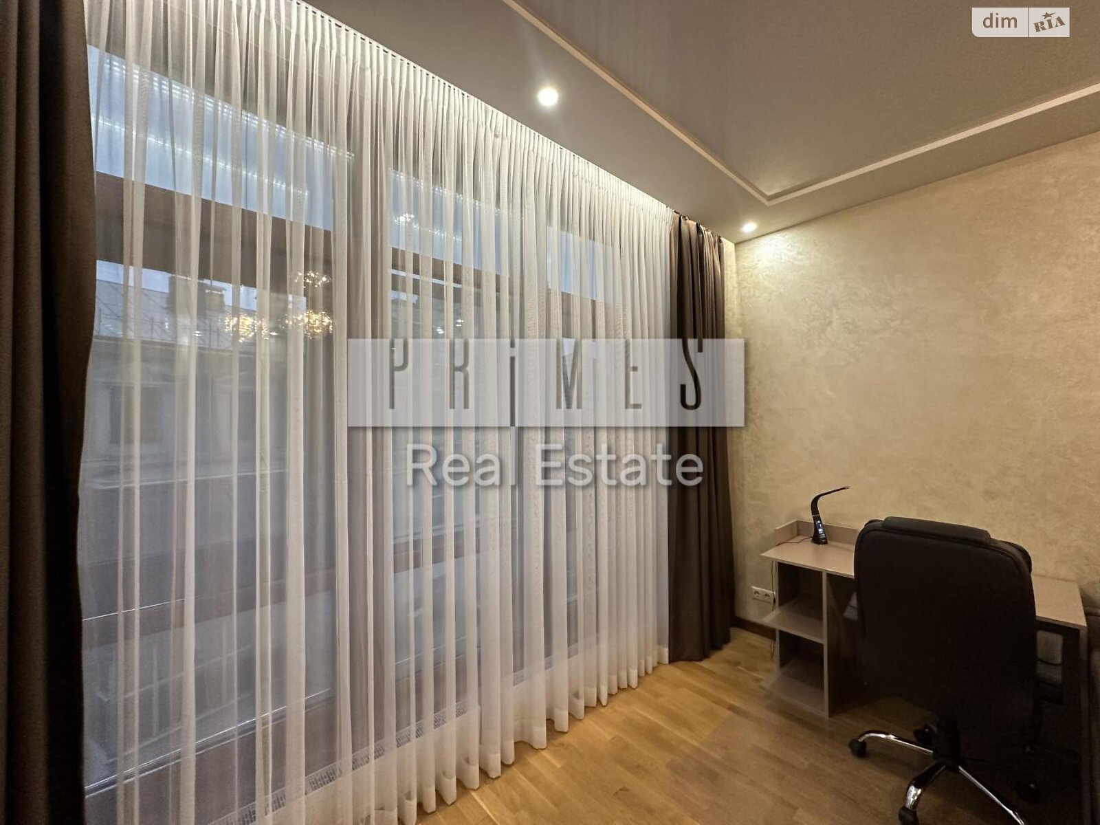 трехкомнатная квартира в Киеве, район Центр, на ул. Богдана Хмельницкого 58А в аренду на долгий срок помесячно фото 1