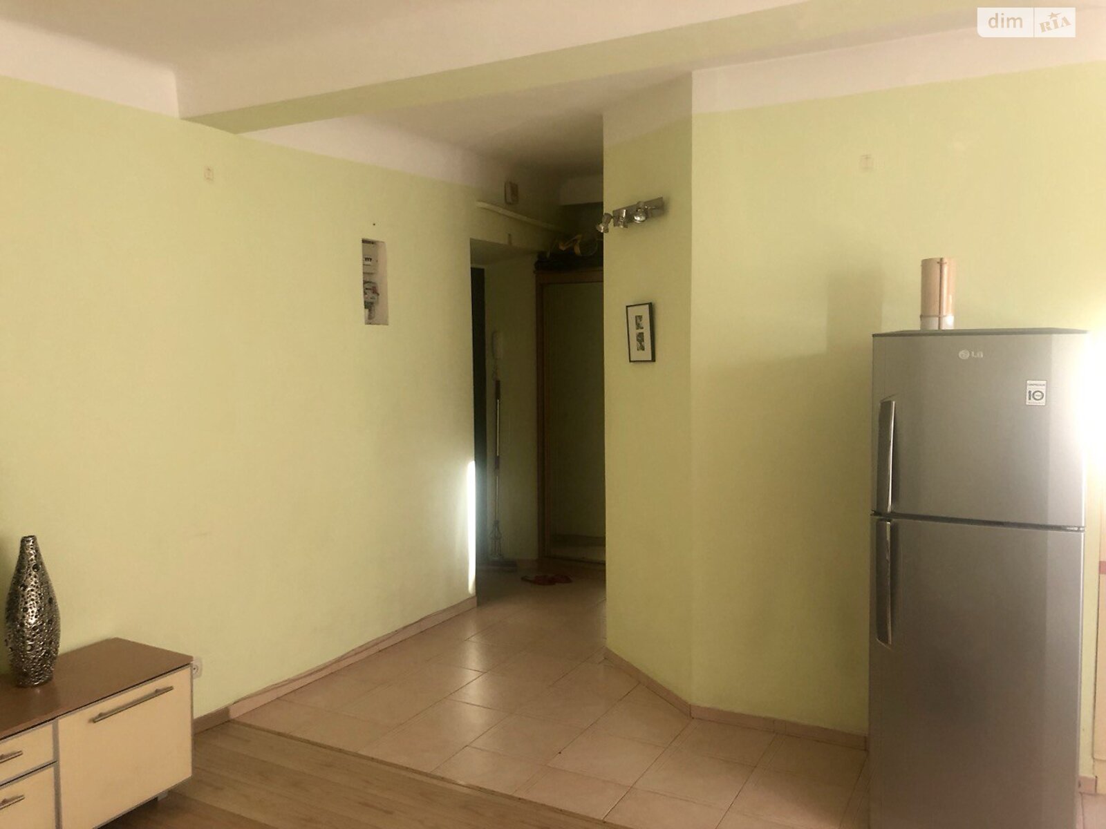 двокімнатна квартира в Києві, район Центр, на вул. Велика Васильківська 129 в довготривалу оренду помісячно фото 1 двокімнатна квартира в Києві, район Центр, на вул. Велика Васильківська 129 в довготривалу оренду помісячно фото 1