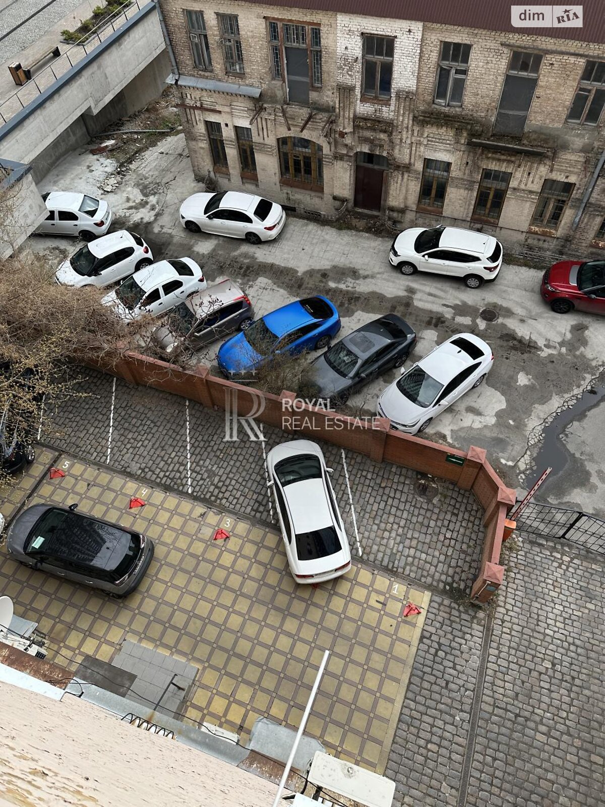 чотирикімнатна квартира в Києві, район Центр, на вул. Бульварно-Кудрявська 19, кв. 5 в довготривалу оренду помісячно фото 1 чотирикімнатна квартира в Києві, район Центр, на вул. Бульварно-Кудрявська 19, кв. 5 в довготривалу оренду помісячно фото 1