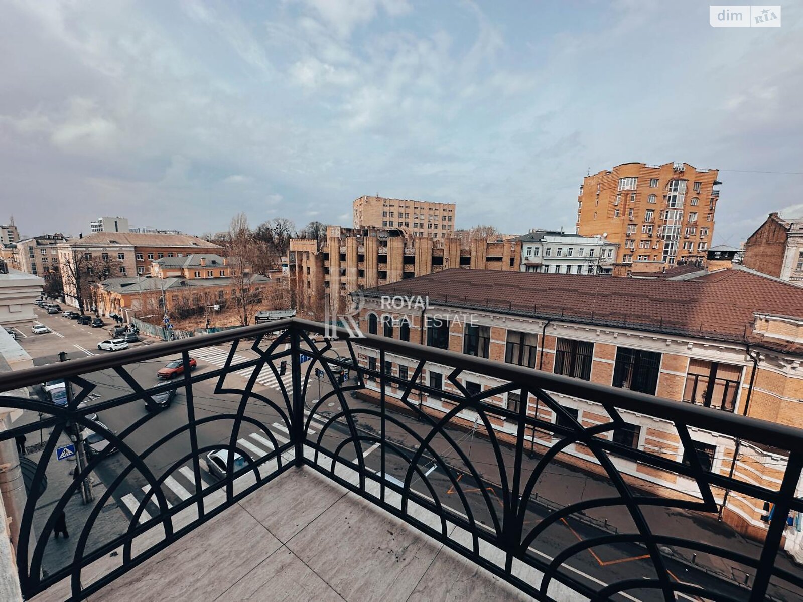чотирикімнатна квартира в Києві, район Центр, на вул. Бульварно-Кудрявська 19, кв. 5 в довготривалу оренду помісячно фото 1 чотирикімнатна квартира в Києві, район Центр, на вул. Бульварно-Кудрявська 19, кв. 5 в довготривалу оренду помісячно фото 1