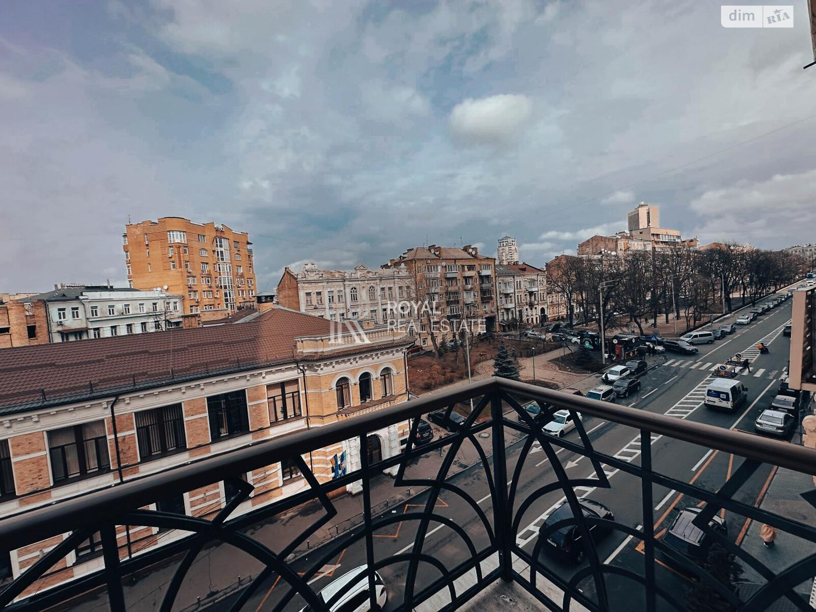 чотирикімнатна квартира в Києві, район Центр, на вул. Бульварно-Кудрявська 19, кв. 5 в довготривалу оренду помісячно фото 1 чотирикімнатна квартира в Києві, район Центр, на вул. Бульварно-Кудрявська 19, кв. 5 в довготривалу оренду помісячно фото 1