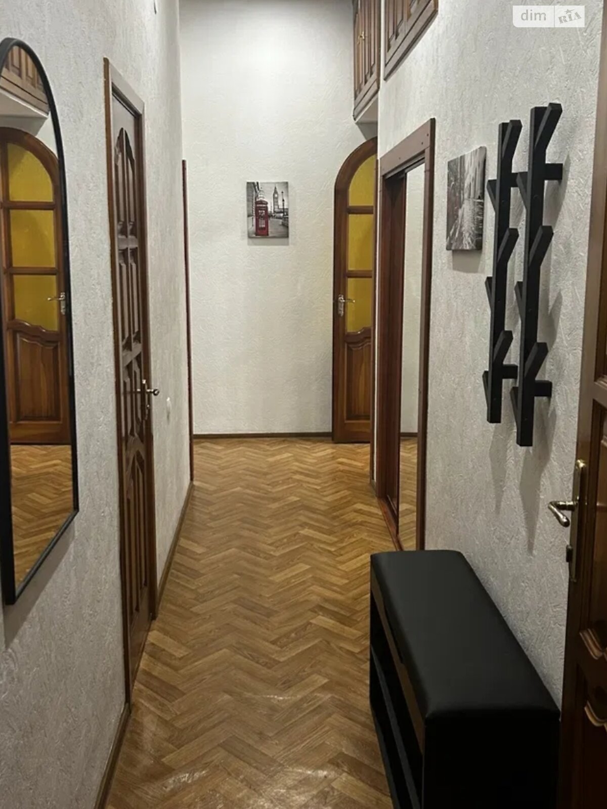однокомнатная квартира в Киеве, район Центр, на ул. Евгения Чикаленко 9 в аренду на долгий срок помесячно фото 1 однокомнатная квартира в Киеве, район Центр, на ул. Евгения Чикаленко 9 в аренду на долгий срок помесячно фото 1