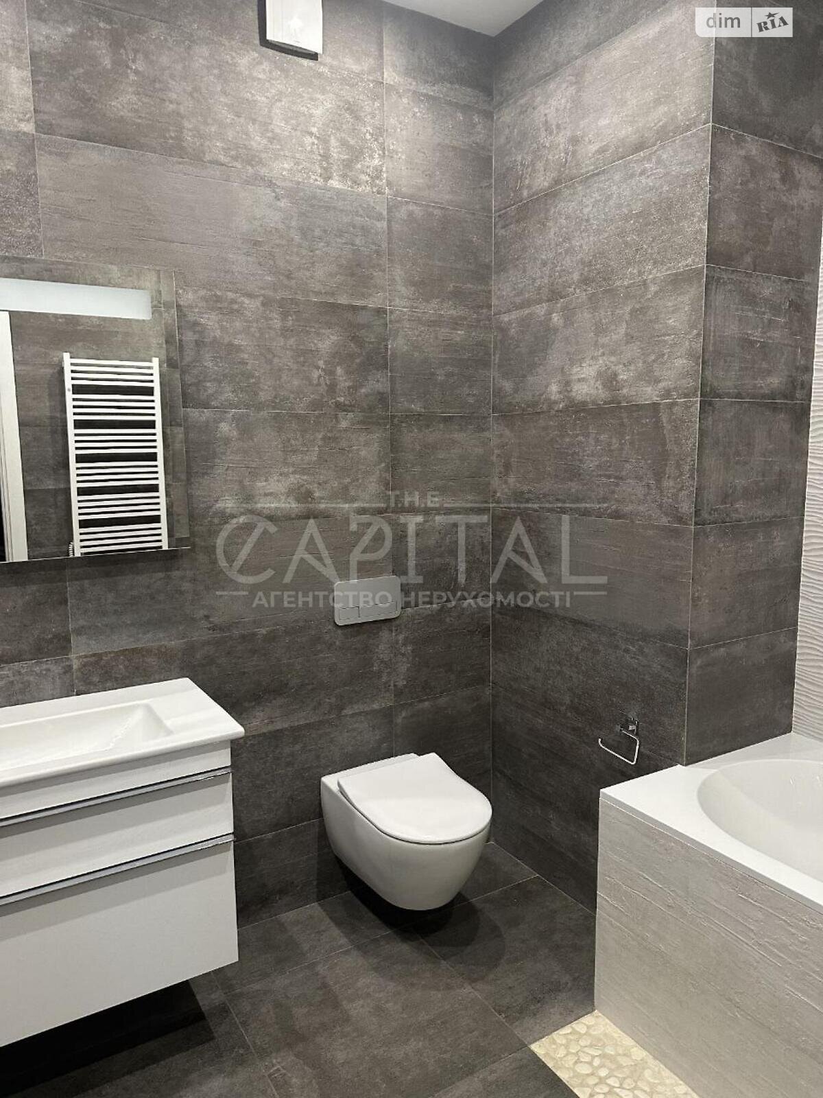 трехкомнатная квартира в Киеве, район Центр, на ул. Гоголевская 14 в аренду на долгий срок помесячно фото 1