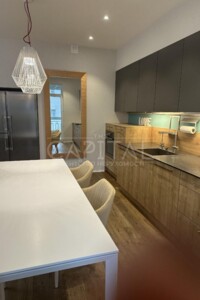 трехкомнатная квартира в Киеве, район Центр, на ул. Гоголевская 14 в аренду на долгий срок помесячно фото 2