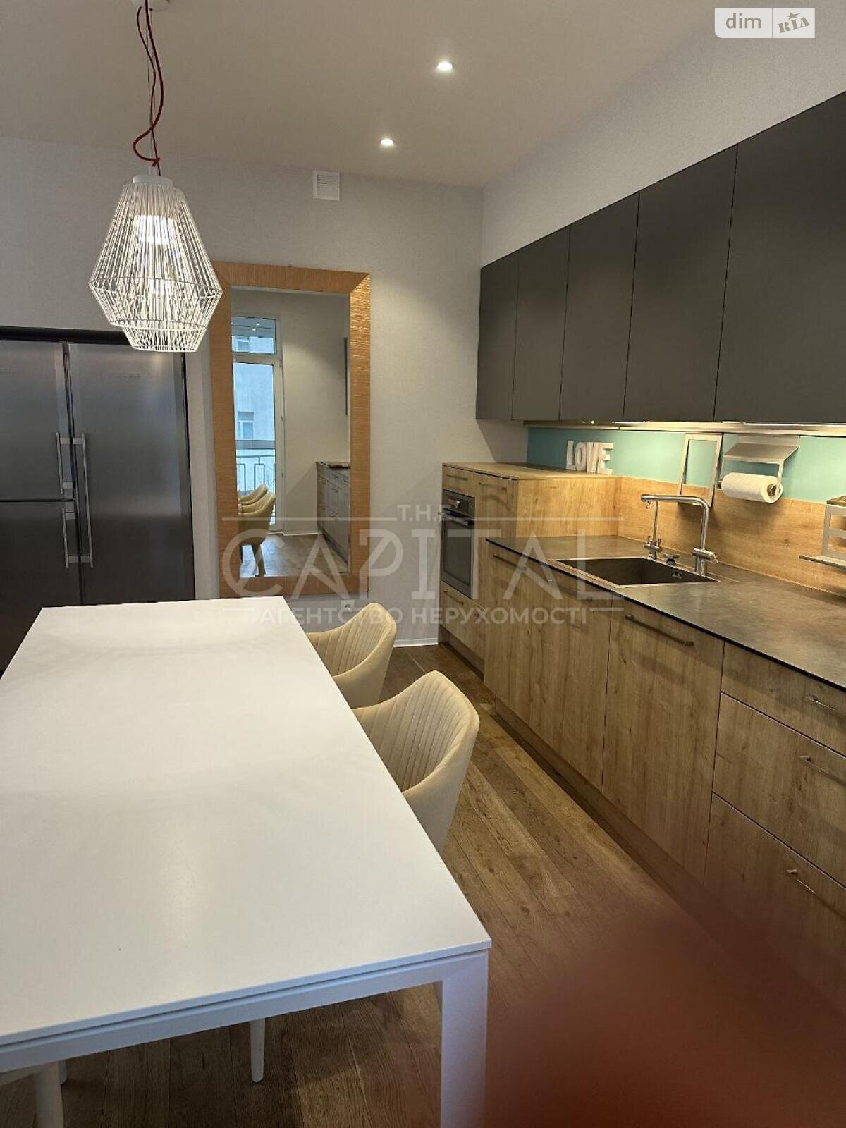 трехкомнатная квартира в Киеве, район Центр, на ул. Гоголевская 14 в аренду на долгий срок помесячно фото 1