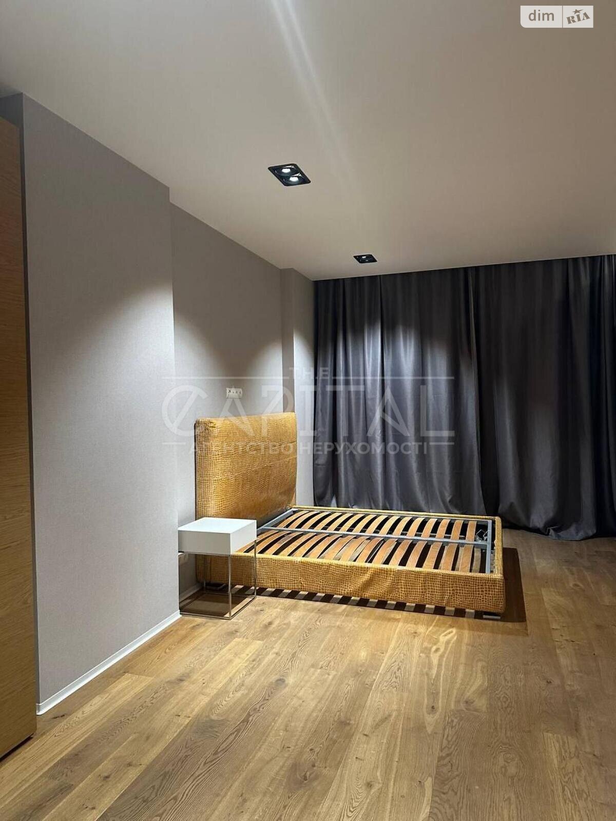 трехкомнатная квартира в Киеве, район Центр, на ул. Гоголевская 14 в аренду на долгий срок помесячно фото 1