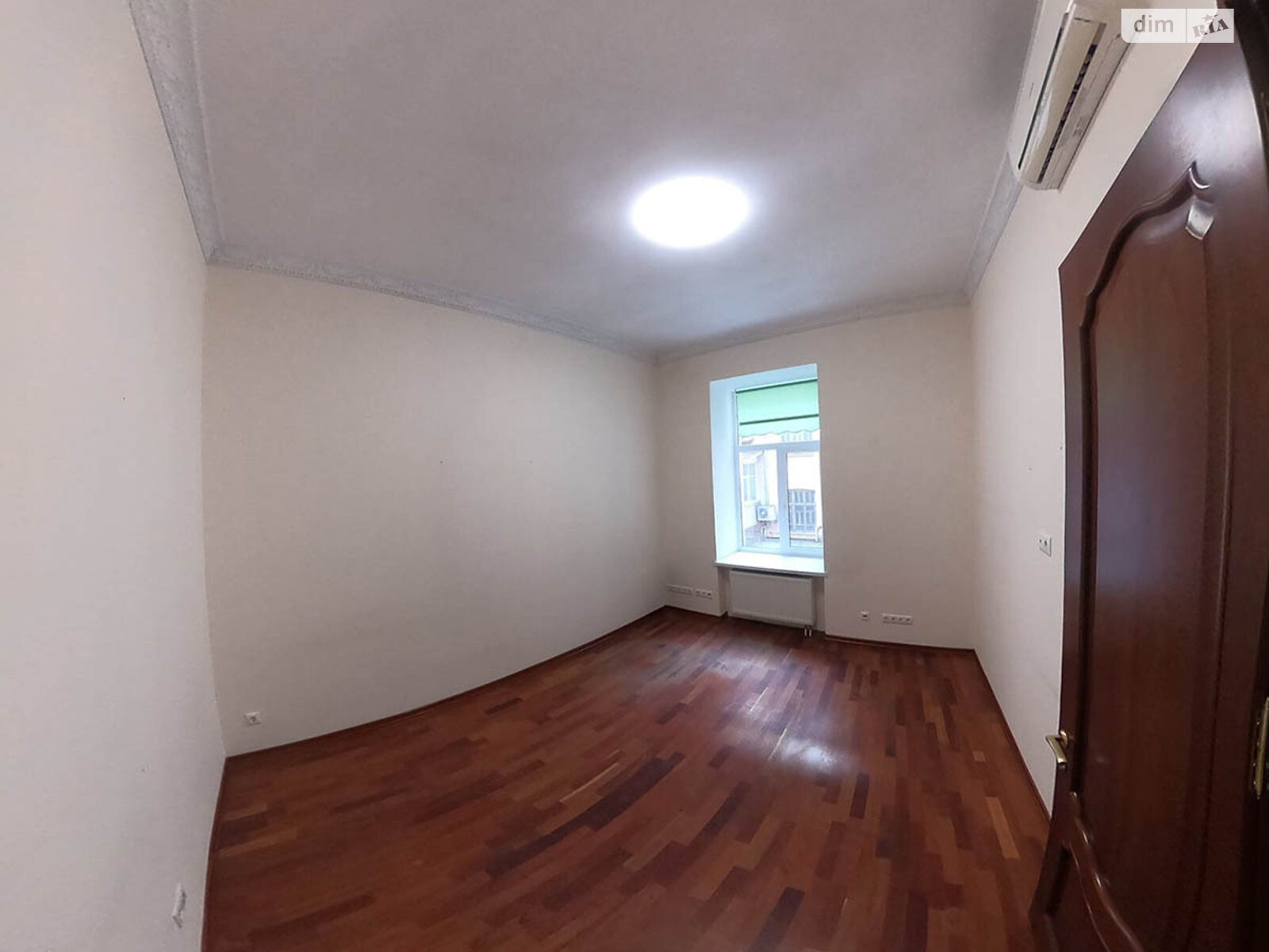 четырехкомнатная квартира в Киеве, район Центр, на ул. Гоголевская 10 в аренду на долгий срок помесячно фото 1