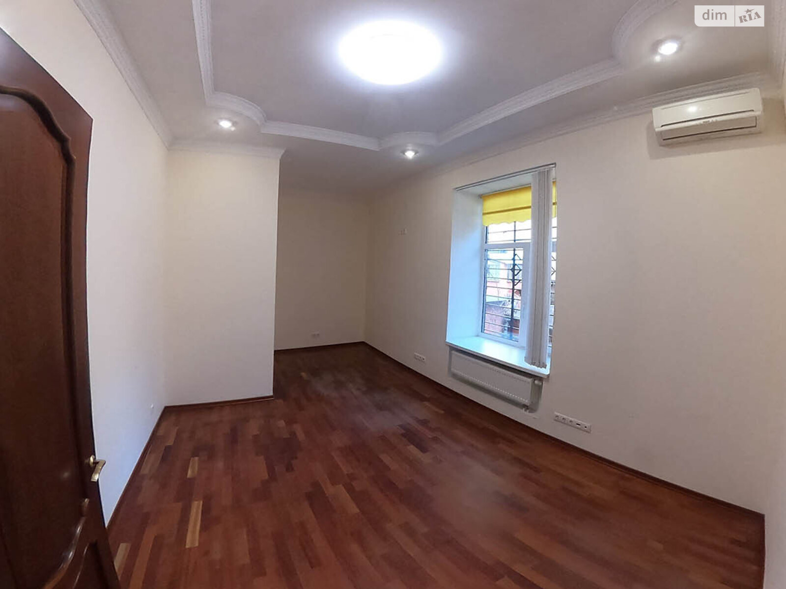 четырехкомнатная квартира в Киеве, район Центр, на ул. Гоголевская 10 в аренду на долгий срок помесячно фото 1