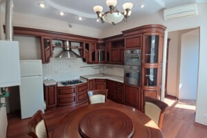 четырехкомнатная квартира в Киеве, район Центр, на ул. Гоголевская 10 в аренду на долгий срок помесячно фото 2