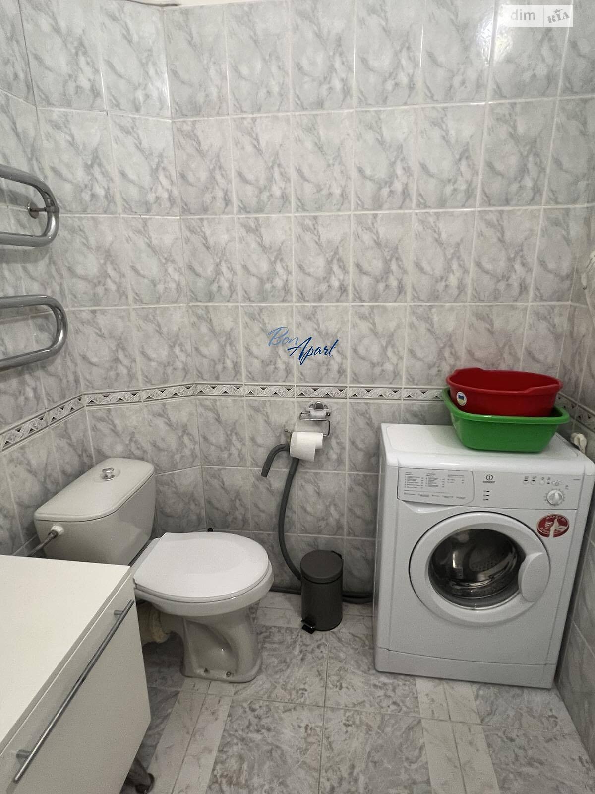 однокімнатна квартира в Києві, район Центр, на вул. Івана Франка 15 в довготривалу оренду помісячно фото 1 однокімнатна квартира в Києві, район Центр, на вул. Івана Франка 15 в довготривалу оренду помісячно фото 1