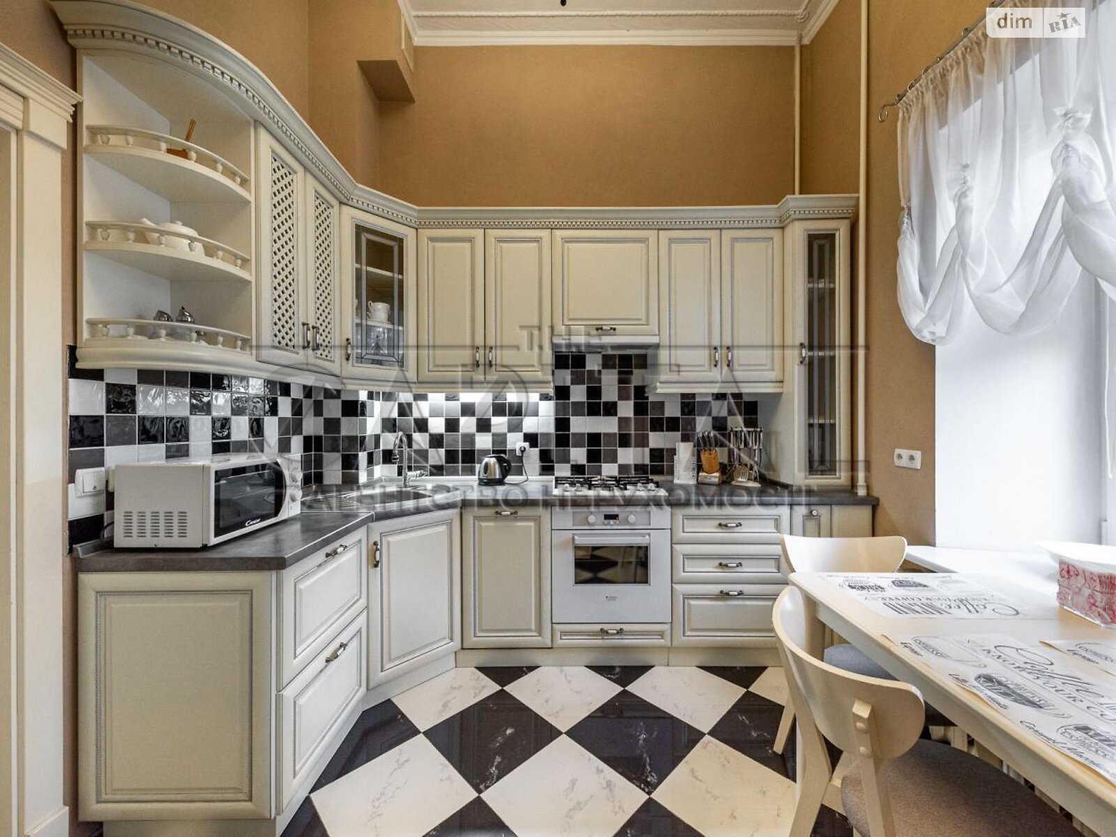 двухкомнатная квартира в Киеве, район Центр, на ул. Ивана Франко в аренду на долгий срок помесячно фото 1