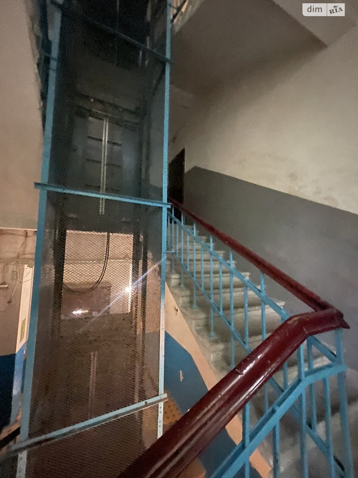 трикімнатна квартира в Києві, район Центр, на вул. Миколи Лисенка 4 в довготривалу оренду помісячно фото 1