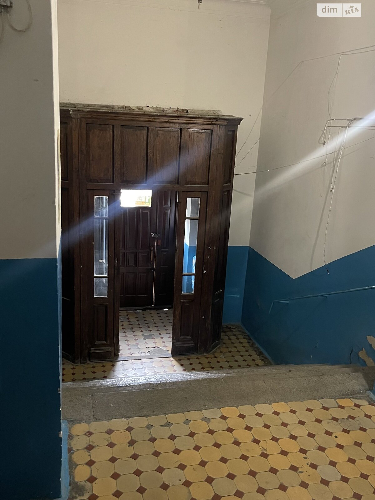трикімнатна квартира в Києві, район Центр, на вул. Миколи Лисенка 4 в довготривалу оренду помісячно фото 1
