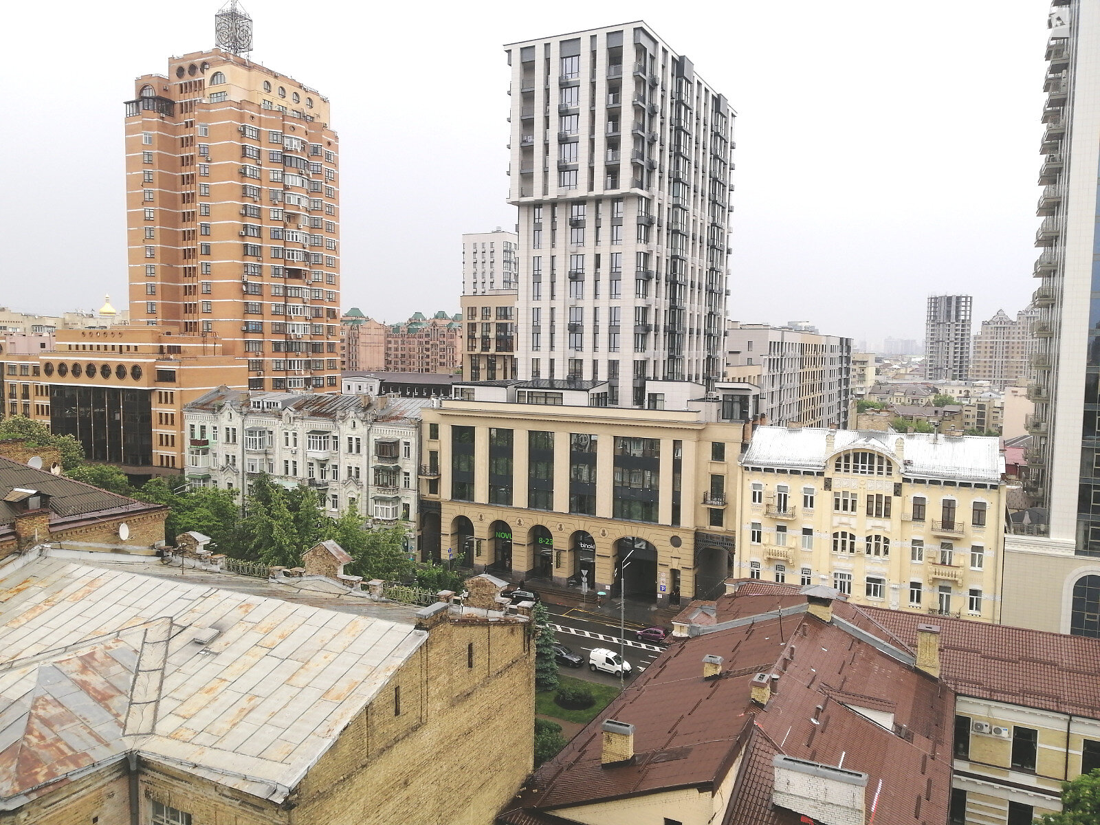 четырехкомнатная квартира в Киеве, район Шевченковский, на ул. Обсерваторная 7 в аренду на долгий срок помесячно фото 1 четырехкомнатная квартира в Киеве, район Шевченковский, на ул. Обсерваторная 7 в аренду на долгий срок помесячно фото 1