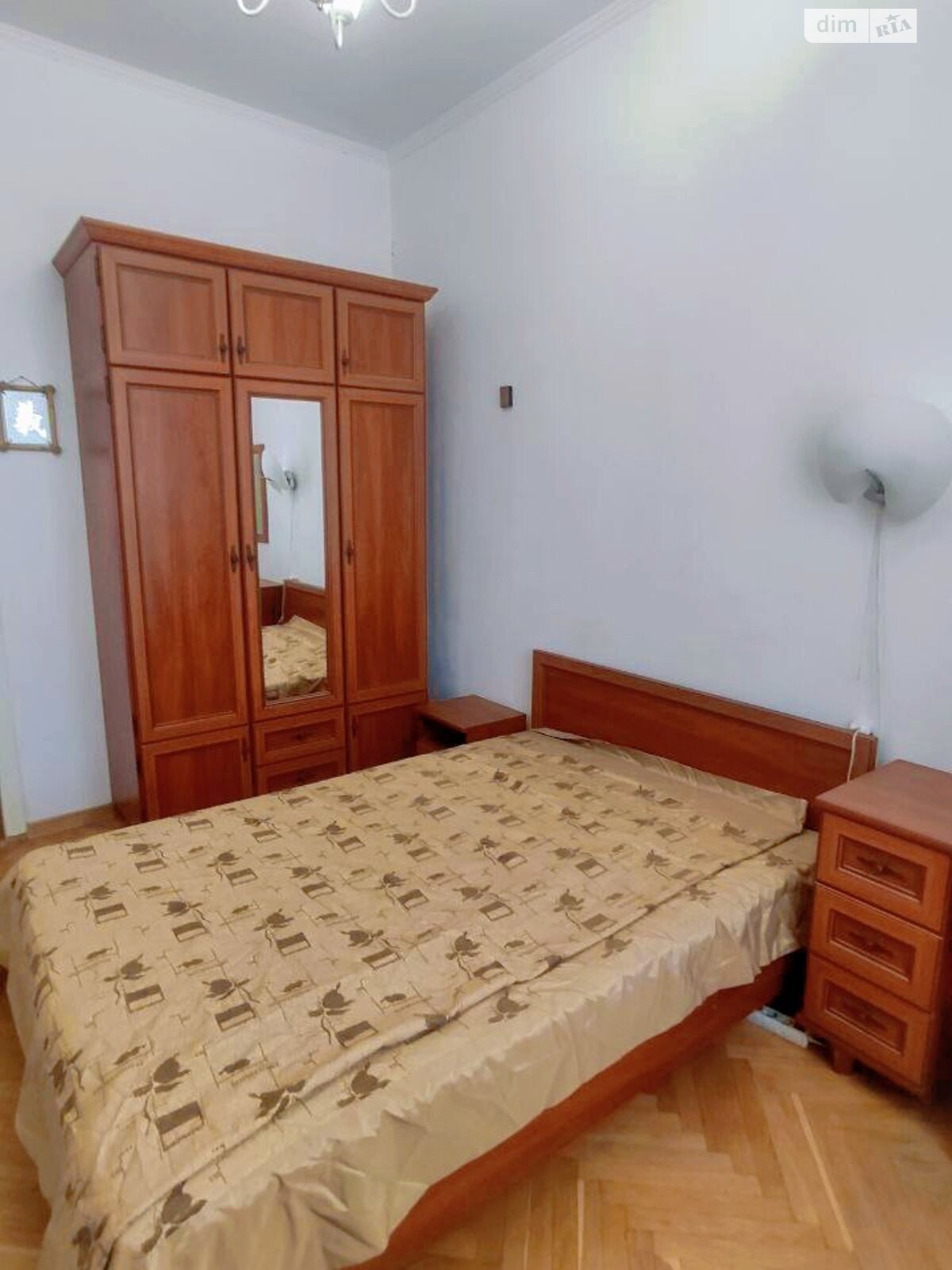 двокімнатна квартира в Києві, район Центр, на вул. Олеся Гончара 32Б в довготривалу оренду помісячно фото 1 двокімнатна квартира в Києві, район Центр, на вул. Олеся Гончара 32Б в довготривалу оренду помісячно фото 1