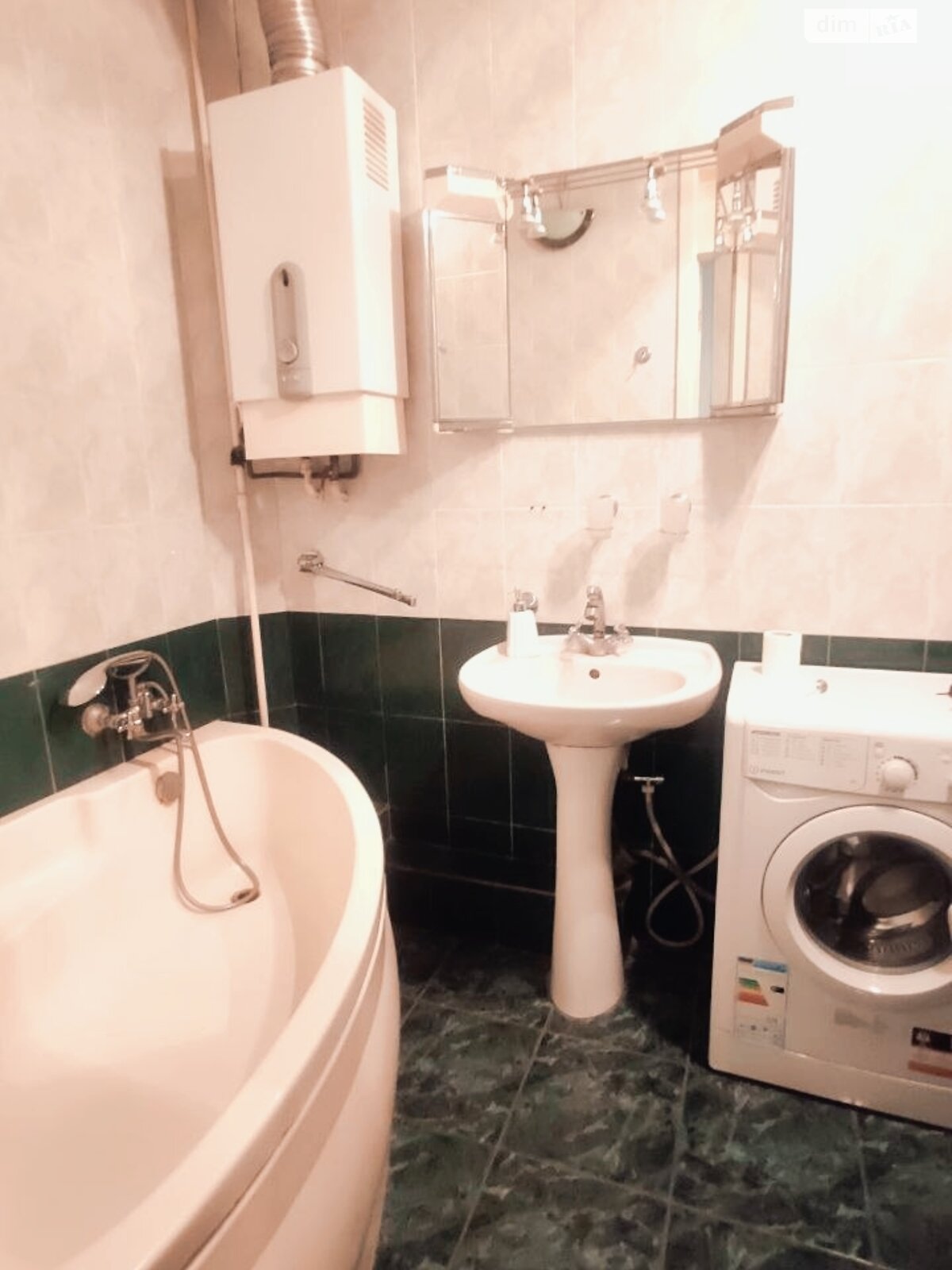 двокімнатна квартира в Києві, район Центр, на вул. Олеся Гончара 32Б в довготривалу оренду помісячно фото 1 двокімнатна квартира в Києві, район Центр, на вул. Олеся Гончара 32Б в довготривалу оренду помісячно фото 1