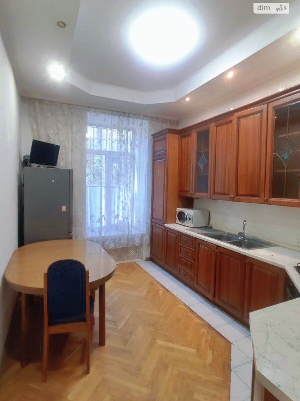 двокімнатна квартира в Києві, район Центр, на вул. Олеся Гончара 32Б в довготривалу оренду помісячно фото 1 двокімнатна квартира в Києві, район Центр, на вул. Олеся Гончара 32Б в довготривалу оренду помісячно фото 1