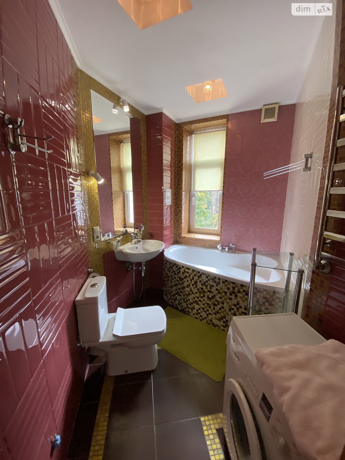 трехкомнатная квартира в Киеве, район Центр, на ул. Пирогова 2 в аренду на долгий срок помесячно фото 1