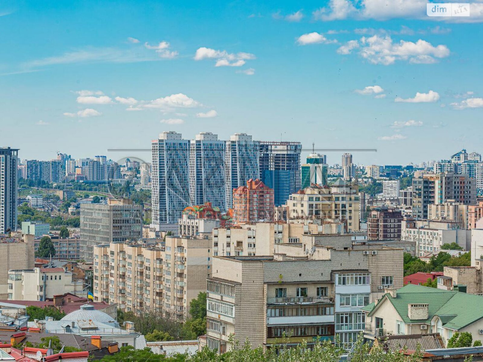 трикімнатна квартира в Києві, район Центр, на вул. Ярославів Вал 15А в довготривалу оренду помісячно фото 1 трикімнатна квартира в Києві, район Центр, на вул. Ярославів Вал 15А в довготривалу оренду помісячно фото 1
