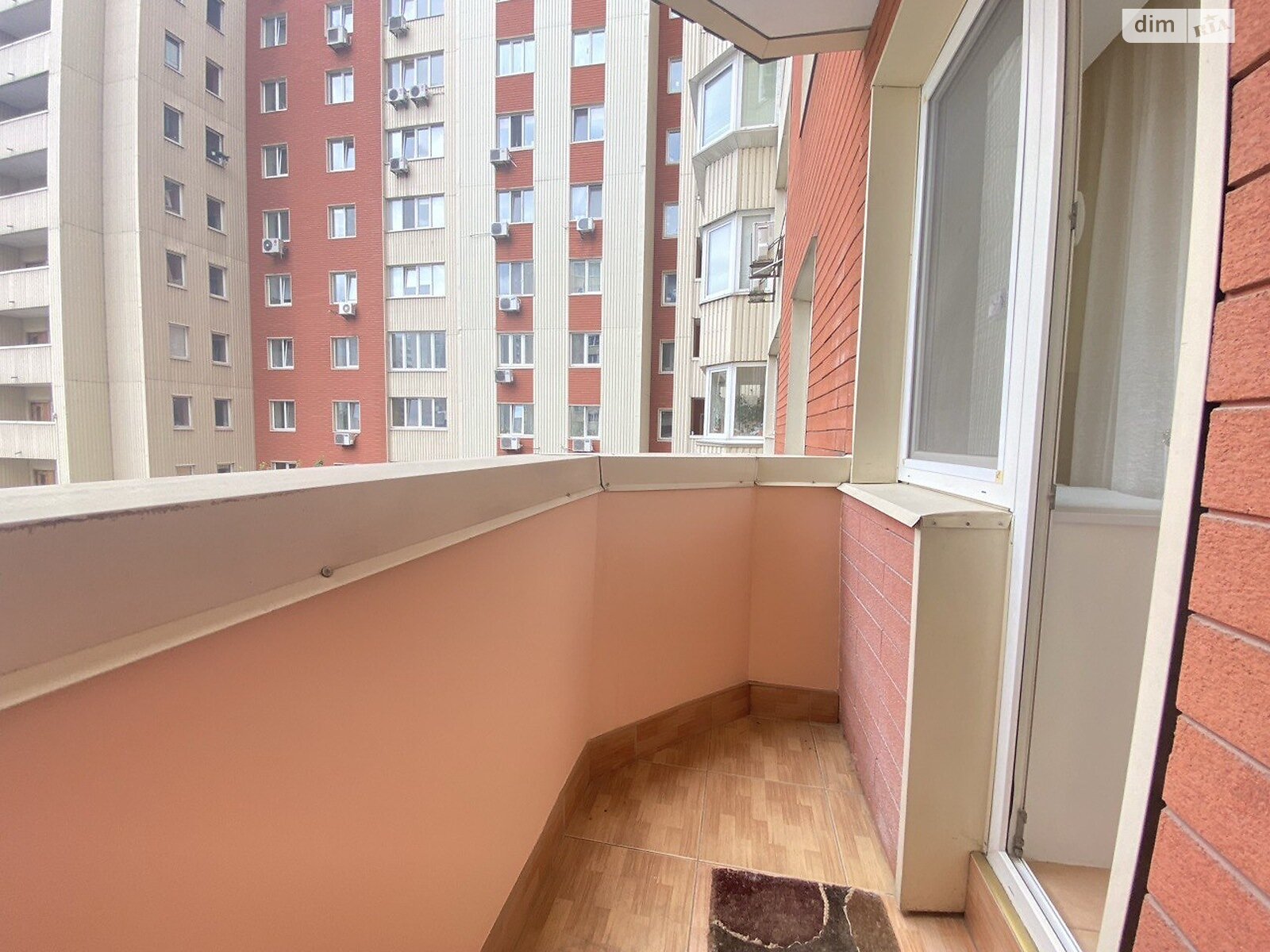 трехкомнатная квартира в Киеве, район Турецкий городок, на ул. Кадетский Гай 6 в аренду на долгий срок помесячно фото 1 трехкомнатная квартира в Киеве, район Турецкий городок, на ул. Кадетский Гай 6 в аренду на долгий срок помесячно фото 1