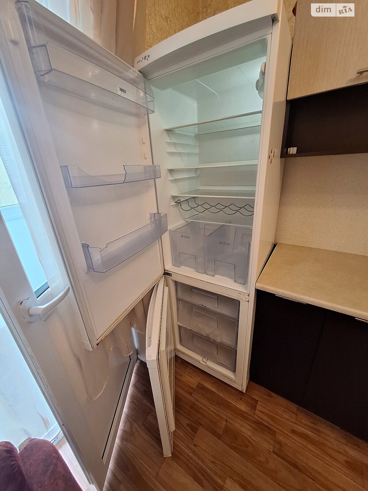 однокомнатная квартира в Киеве, на ул. Урловская 23 в аренду на долгий срок помесячно фото 1 однокомнатная квартира в Киеве, на ул. Урловская 23 в аренду на долгий срок помесячно фото 1
