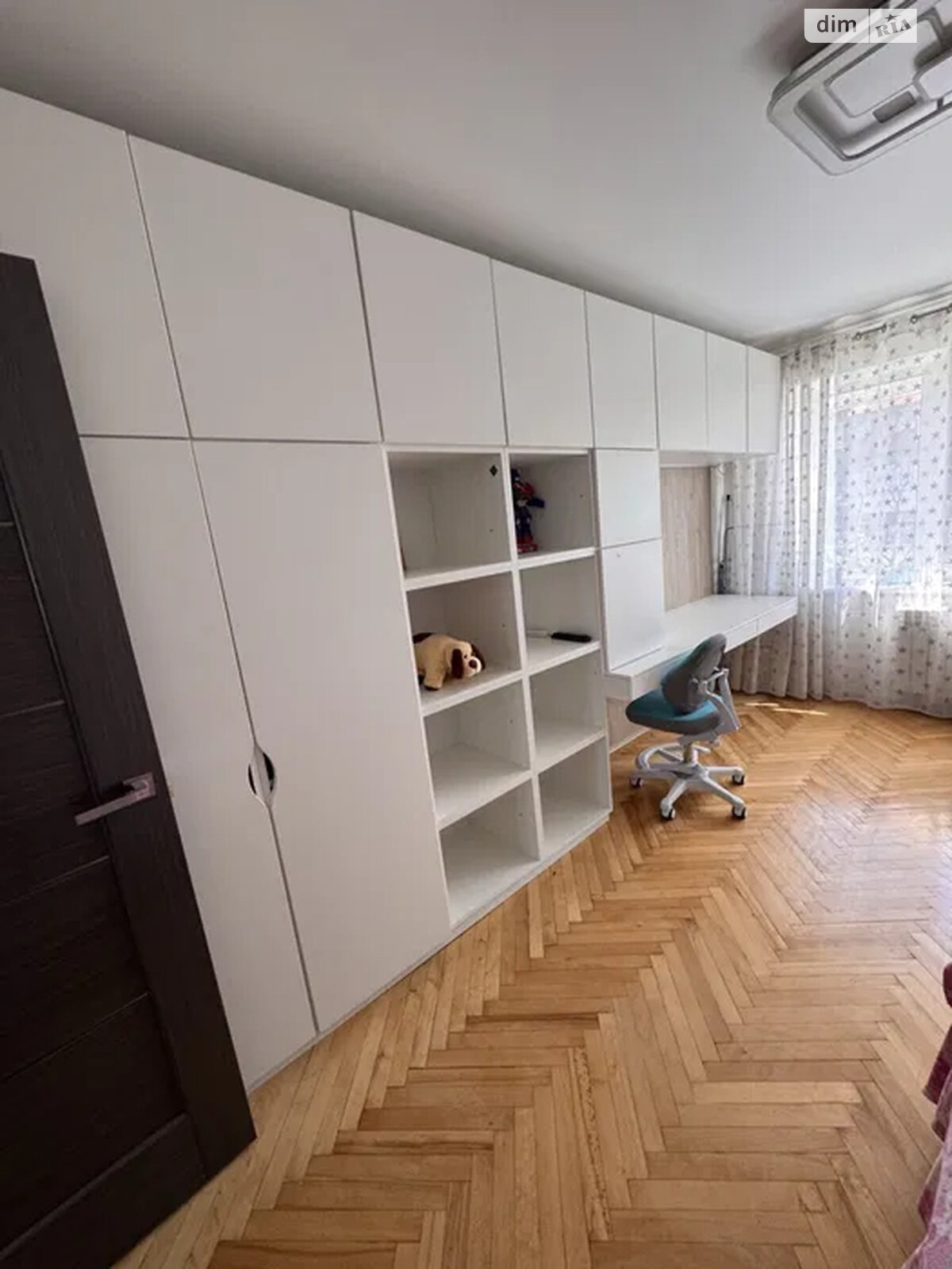 трехкомнатная квартира в Киеве, на бул. Верховного Совета 25А в аренду на долгий срок помесячно фото 1 трехкомнатная квартира в Киеве, на бул. Верховного Совета 25А в аренду на долгий срок помесячно фото 1