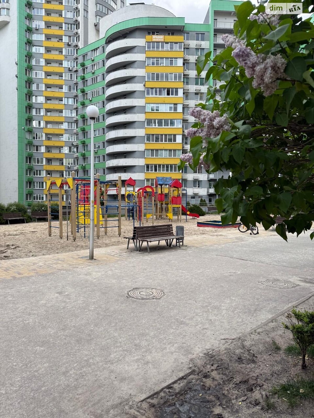 трикімнатна квартира в Києві, район Вітряні Гори, на вул. Вишгородська 45/4 в довготривалу оренду помісячно фото 1 трикімнатна квартира в Києві, район Вітряні Гори, на вул. Вишгородська 45/4 в довготривалу оренду помісячно фото 1