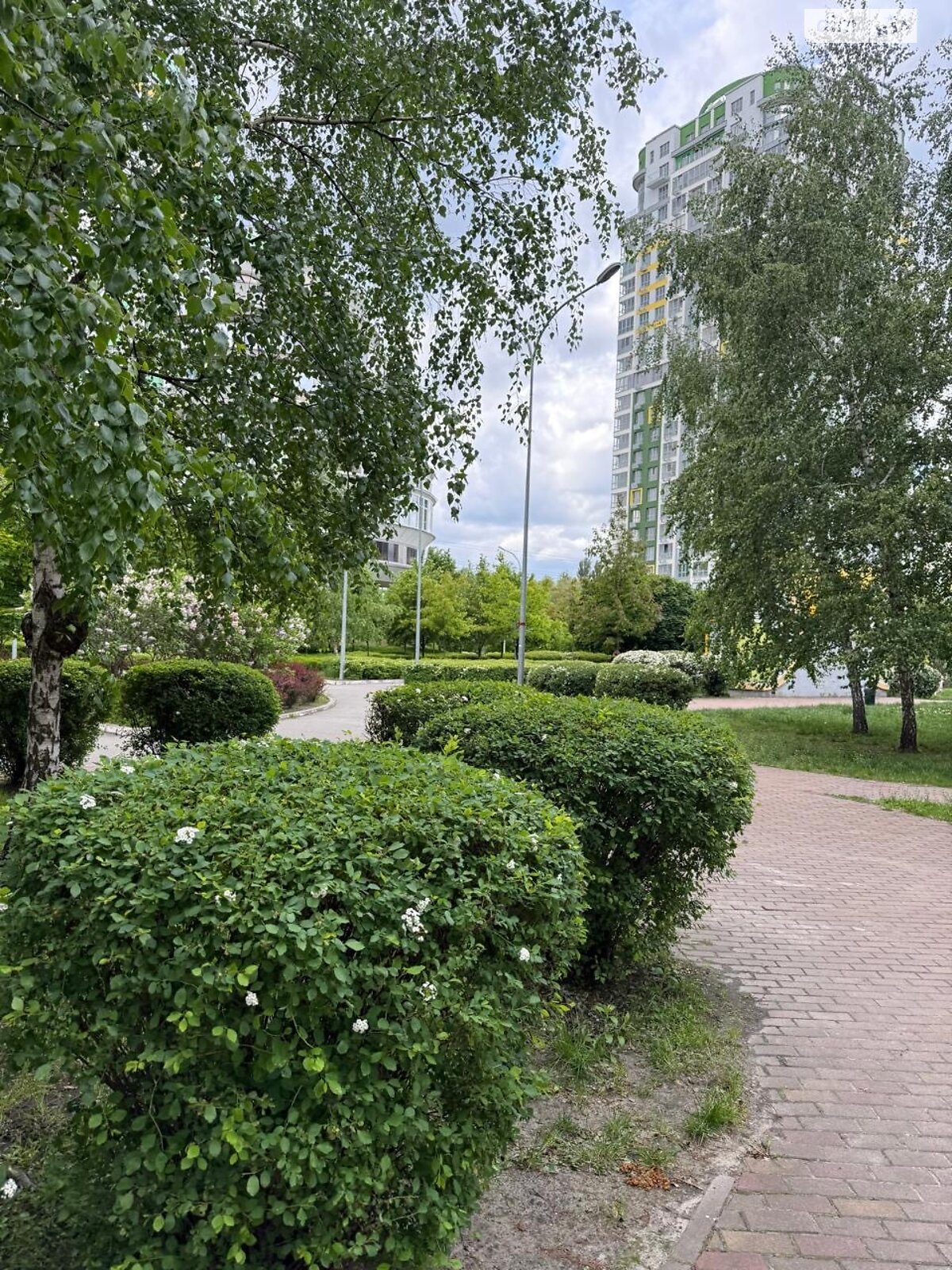 трикімнатна квартира в Києві, район Вітряні Гори, на вул. Вишгородська 45/4 в довготривалу оренду помісячно фото 1 трикімнатна квартира в Києві, район Вітряні Гори, на вул. Вишгородська 45/4 в довготривалу оренду помісячно фото 1