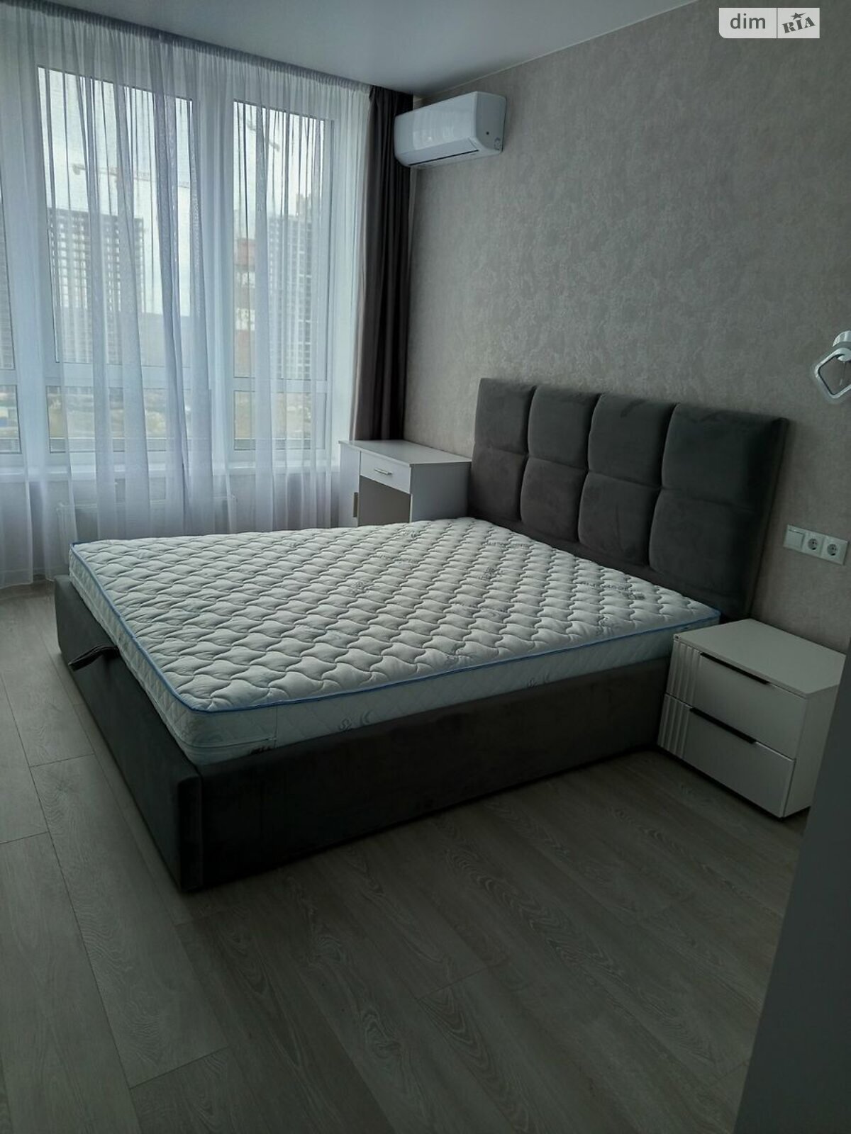 однокімнатна квартира в Києві, на вул. Віктора Некрасова 8 в довготривалу оренду помісячно фото 1 однокімнатна квартира в Києві, на вул. Віктора Некрасова 8 в довготривалу оренду помісячно фото 1