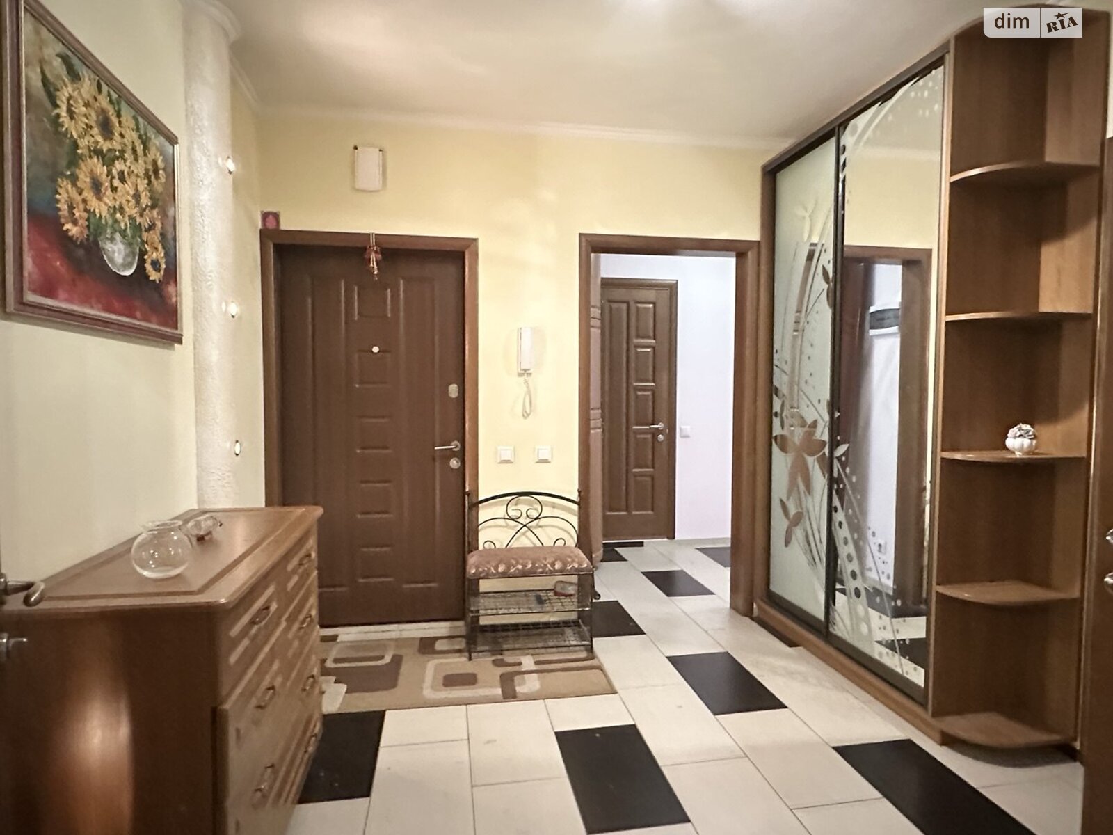 трикімнатна квартира в Києві, район Виноградар, на просп. Гонгадзе Георгія 20Б в довготривалу оренду помісячно фото 1 трикімнатна квартира в Києві, район Виноградар, на просп. Гонгадзе Георгія 20Б в довготривалу оренду помісячно фото 1