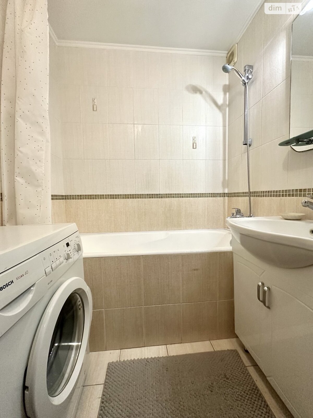 трикімнатна квартира в Києві, район Виноградар, на просп. Гонгадзе Георгія 20Б в довготривалу оренду помісячно фото 1 трикімнатна квартира в Києві, район Виноградар, на просп. Гонгадзе Георгія 20Б в довготривалу оренду помісячно фото 1