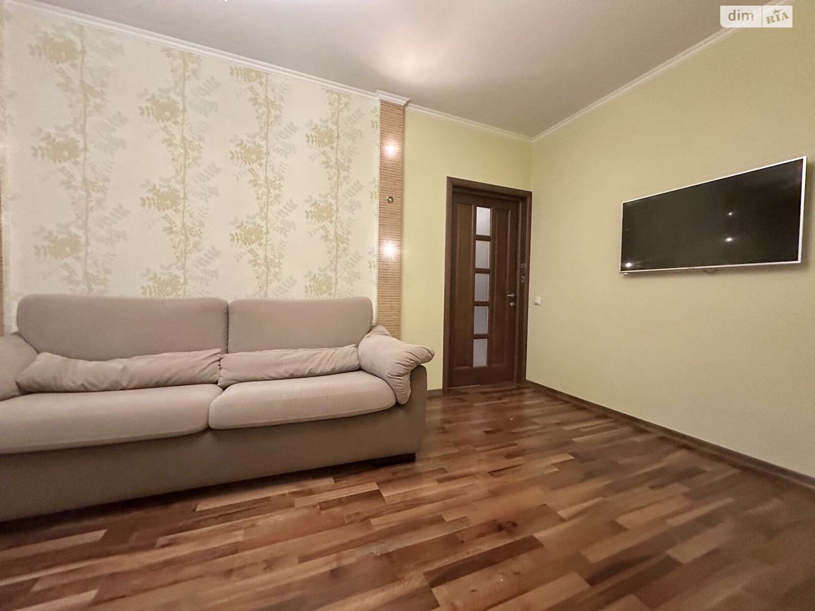 трикімнатна квартира в Києві, район Виноградар, на просп. Гонгадзе Георгія 20Б в довготривалу оренду помісячно фото 1 трикімнатна квартира в Києві, район Виноградар, на просп. Гонгадзе Георгія 20Б в довготривалу оренду помісячно фото 1