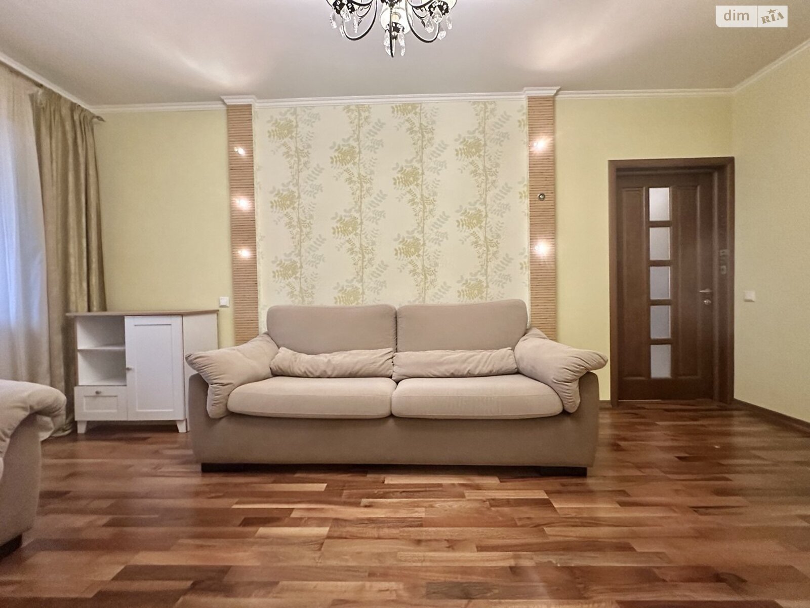 трикімнатна квартира в Києві, район Виноградар, на просп. Гонгадзе Георгія 20Б в довготривалу оренду помісячно фото 1 трикімнатна квартира в Києві, район Виноградар, на просп. Гонгадзе Георгія 20Б в довготривалу оренду помісячно фото 1