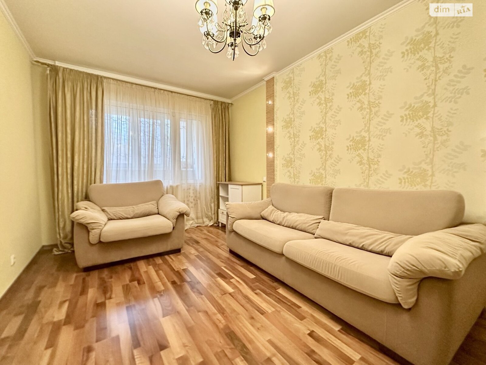 трикімнатна квартира в Києві, район Виноградар, на просп. Гонгадзе Георгія 20Б в довготривалу оренду помісячно фото 1 трикімнатна квартира в Києві, район Виноградар, на просп. Гонгадзе Георгія 20Б в довготривалу оренду помісячно фото 1