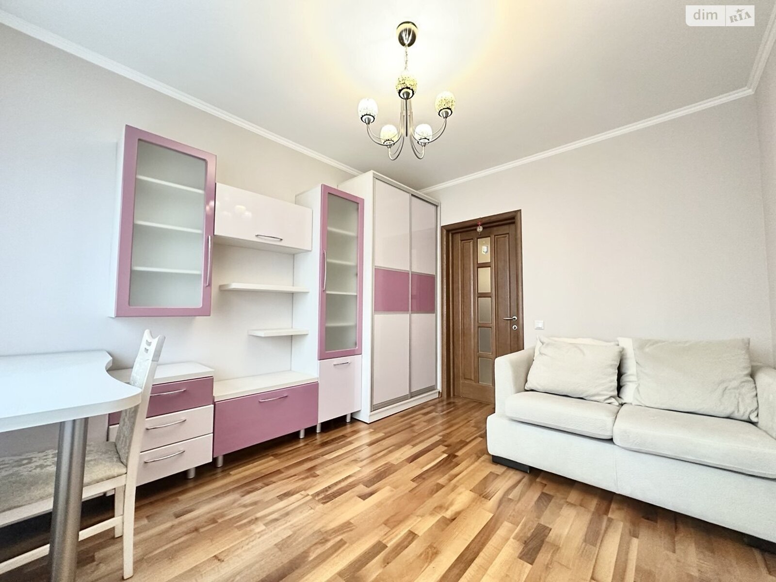 трикімнатна квартира в Києві, район Виноградар, на просп. Гонгадзе Георгія 20Б в довготривалу оренду помісячно фото 1 трикімнатна квартира в Києві, район Виноградар, на просп. Гонгадзе Георгія 20Б в довготривалу оренду помісячно фото 1