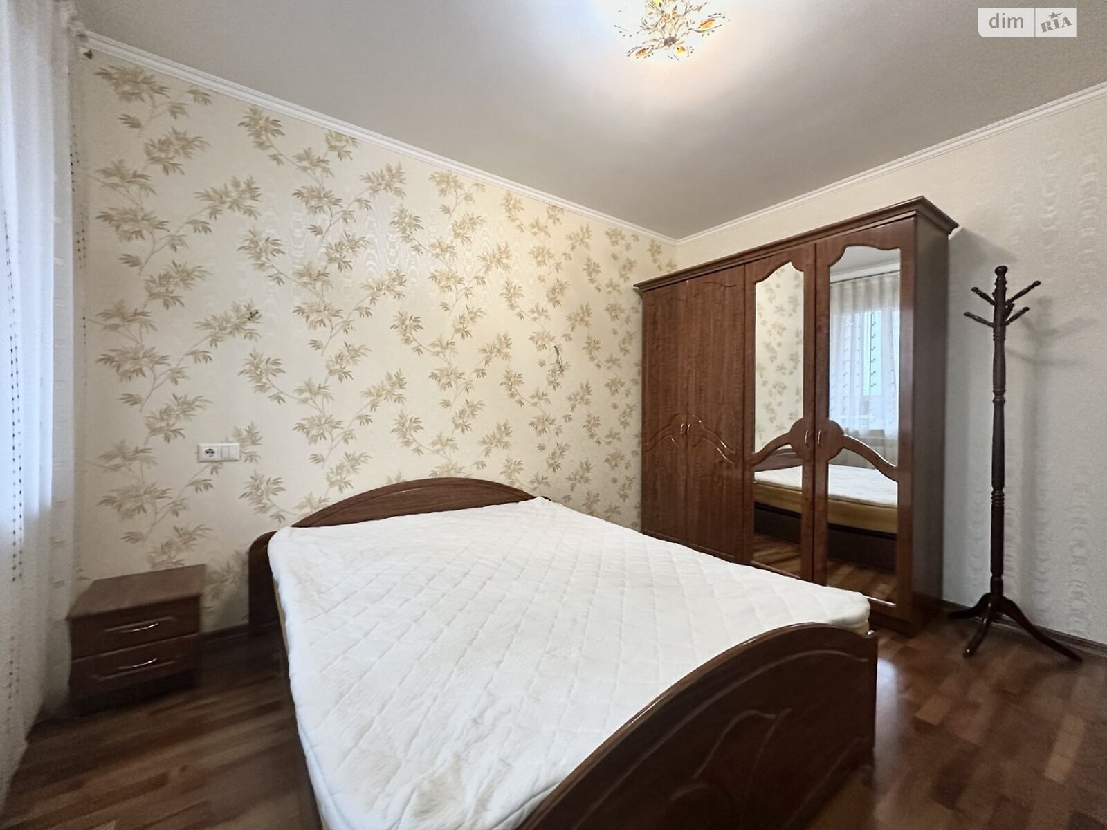 трикімнатна квартира в Києві, район Виноградар, на просп. Гонгадзе Георгія 20Б в довготривалу оренду помісячно фото 1 трикімнатна квартира в Києві, район Виноградар, на просп. Гонгадзе Георгія 20Б в довготривалу оренду помісячно фото 1