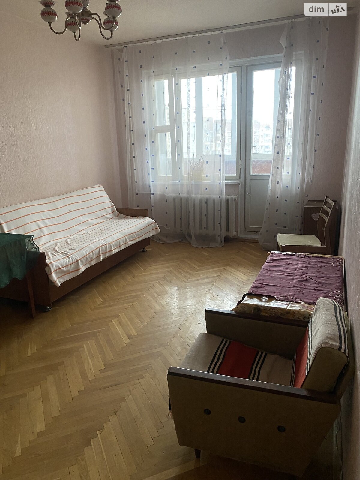 трехкомнатная квартира в Киеве, район Виноградарь, на ул. Машиностроительная 18 в аренду на долгий срок помесячно фото 1