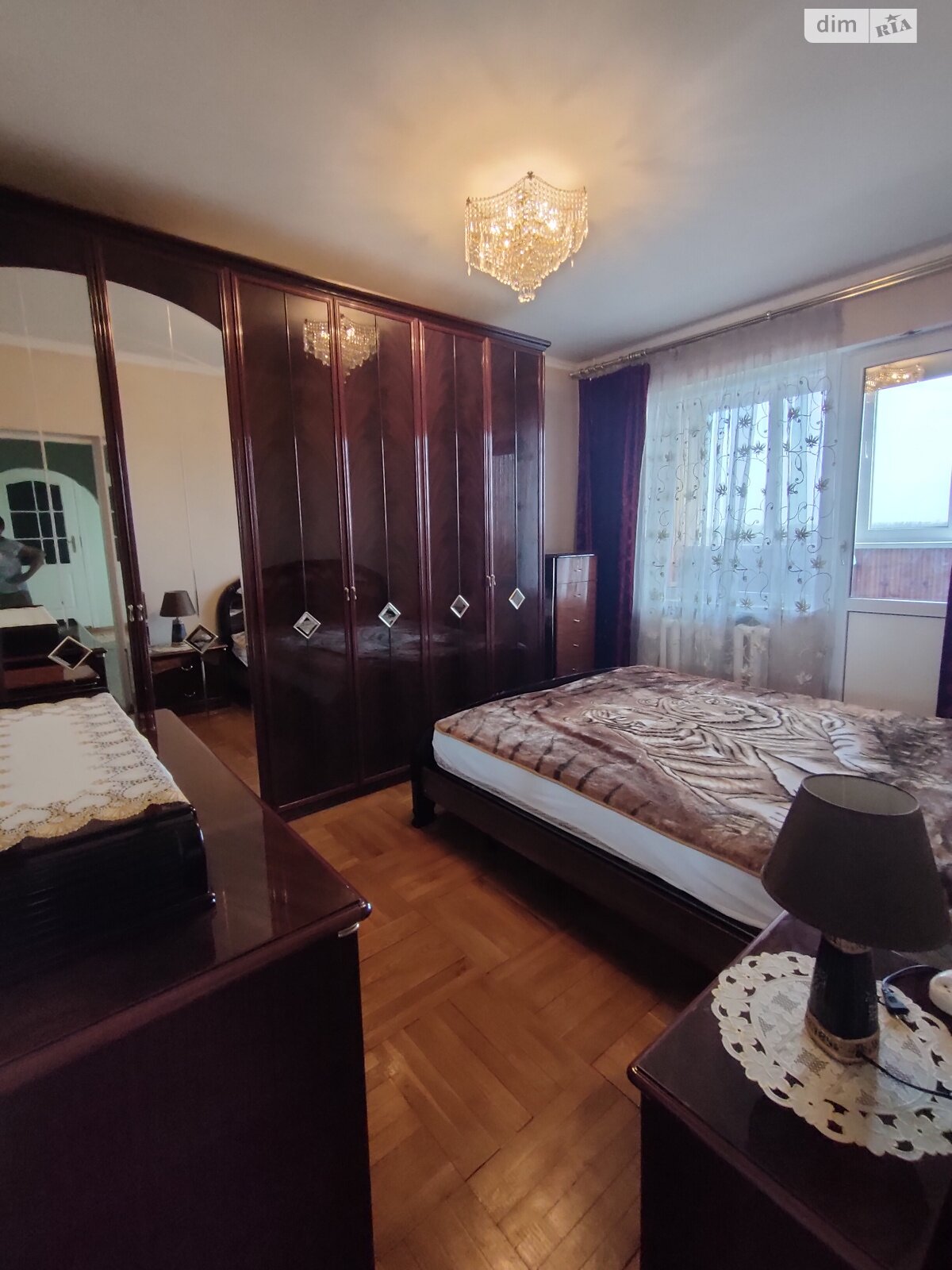 трикімнатна квартира в Києві, район Виноградар, на просп. Свободи 38 в довготривалу оренду помісячно фото 1 трикімнатна квартира в Києві, район Виноградар, на просп. Свободи 38 в довготривалу оренду помісячно фото 1
