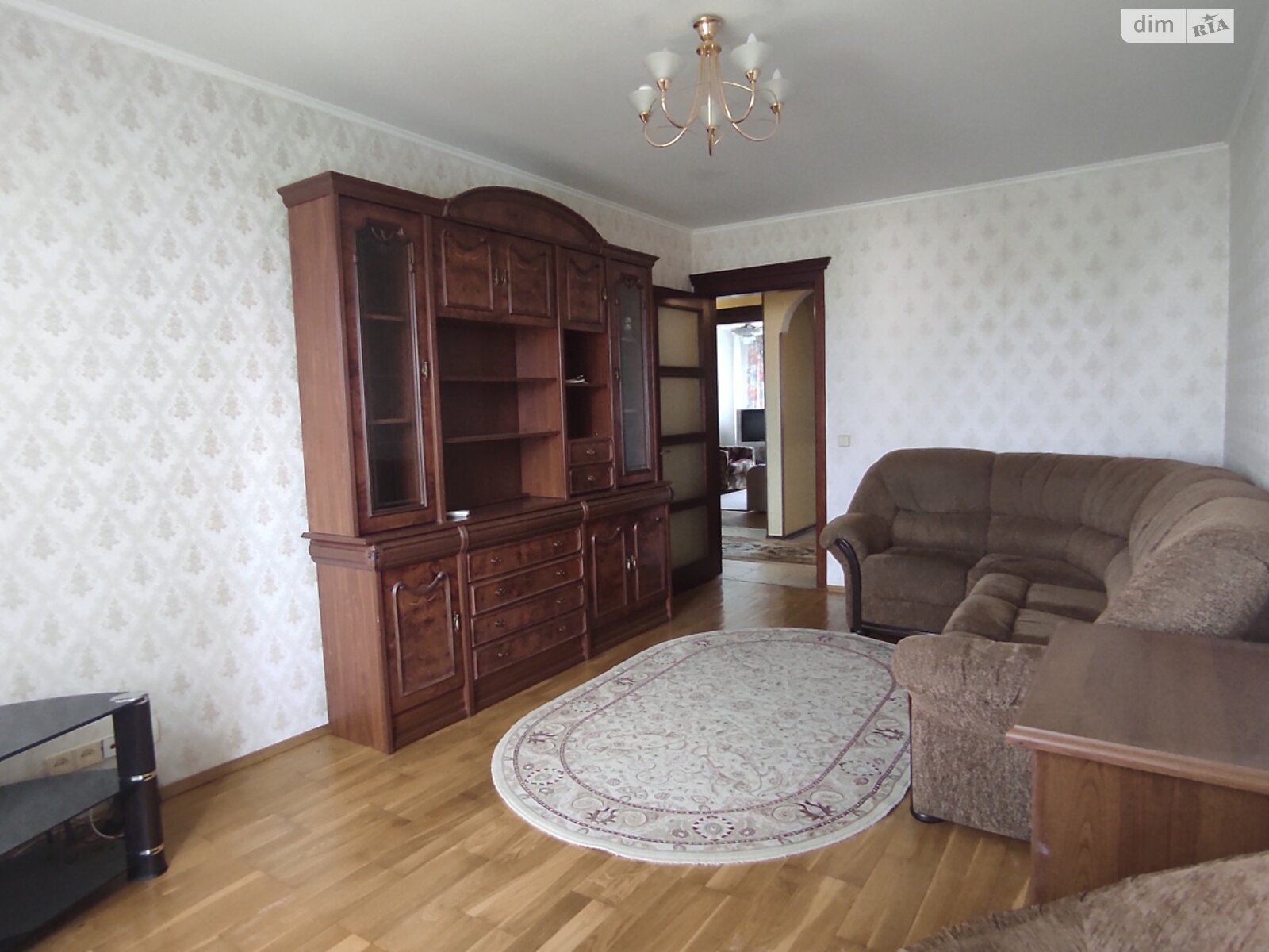 трикімнатна квартира в Києві, район Виноградар, на просп. Свободи 30А в довготривалу оренду помісячно фото 1 трикімнатна квартира в Києві, район Виноградар, на просп. Свободи 30А в довготривалу оренду помісячно фото 1