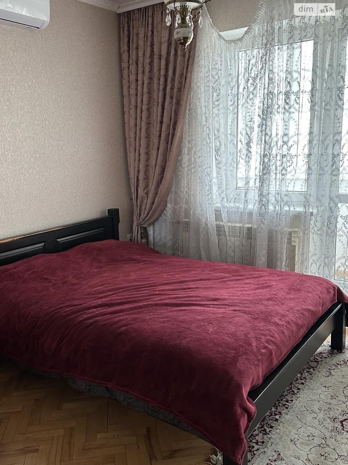 трикімнатна квартира в Києві, район Виноградар, на просп. Василя Порика 3А в довготривалу оренду помісячно фото 1 трикімнатна квартира в Києві, район Виноградар, на просп. Василя Порика 3А в довготривалу оренду помісячно фото 1