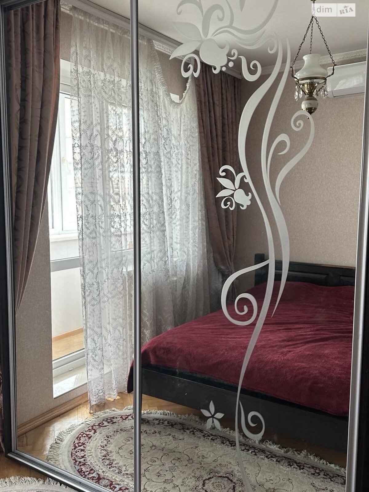 трикімнатна квартира в Києві, район Виноградар, на просп. Василя Порика 3А в довготривалу оренду помісячно фото 1 трикімнатна квартира в Києві, район Виноградар, на просп. Василя Порика 3А в довготривалу оренду помісячно фото 1