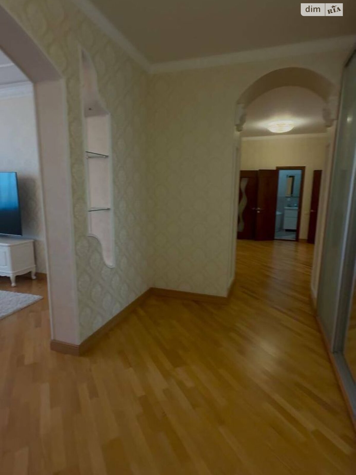 трикімнатна квартира в Києві, на просп. Володимира Івасюка 2Г корпус 2 в довготривалу оренду помісячно фото 1 трикімнатна квартира в Києві, на просп. Володимира Івасюка 2Г корпус 2 в довготривалу оренду помісячно фото 1