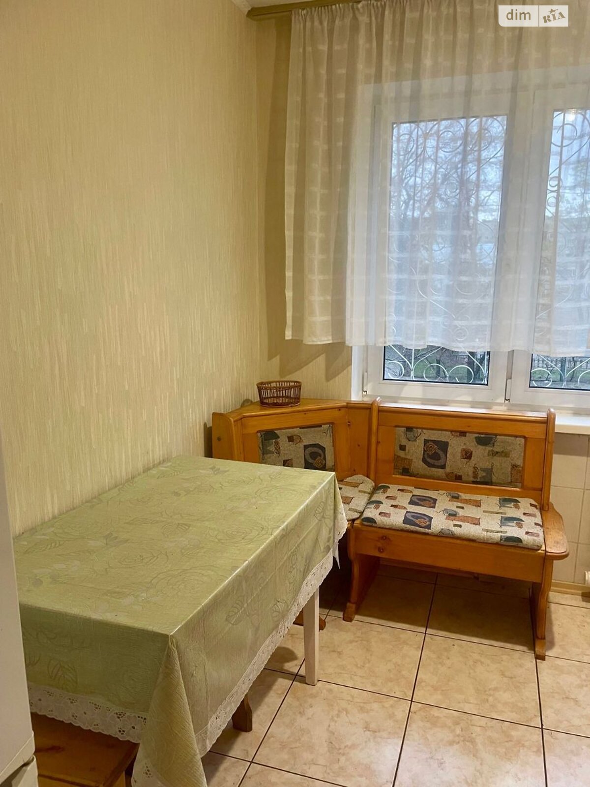 трикімнатна квартира в Києві, район Воскресенка, на вул. Миколи Кибальчича 3Б в довготривалу оренду помісячно фото 1 трикімнатна квартира в Києві, район Воскресенка, на вул. Миколи Кибальчича 3Б в довготривалу оренду помісячно фото 1